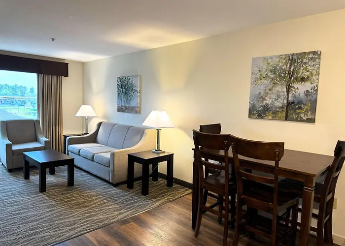 Best Western Plus Valdosta Hotel&Suites